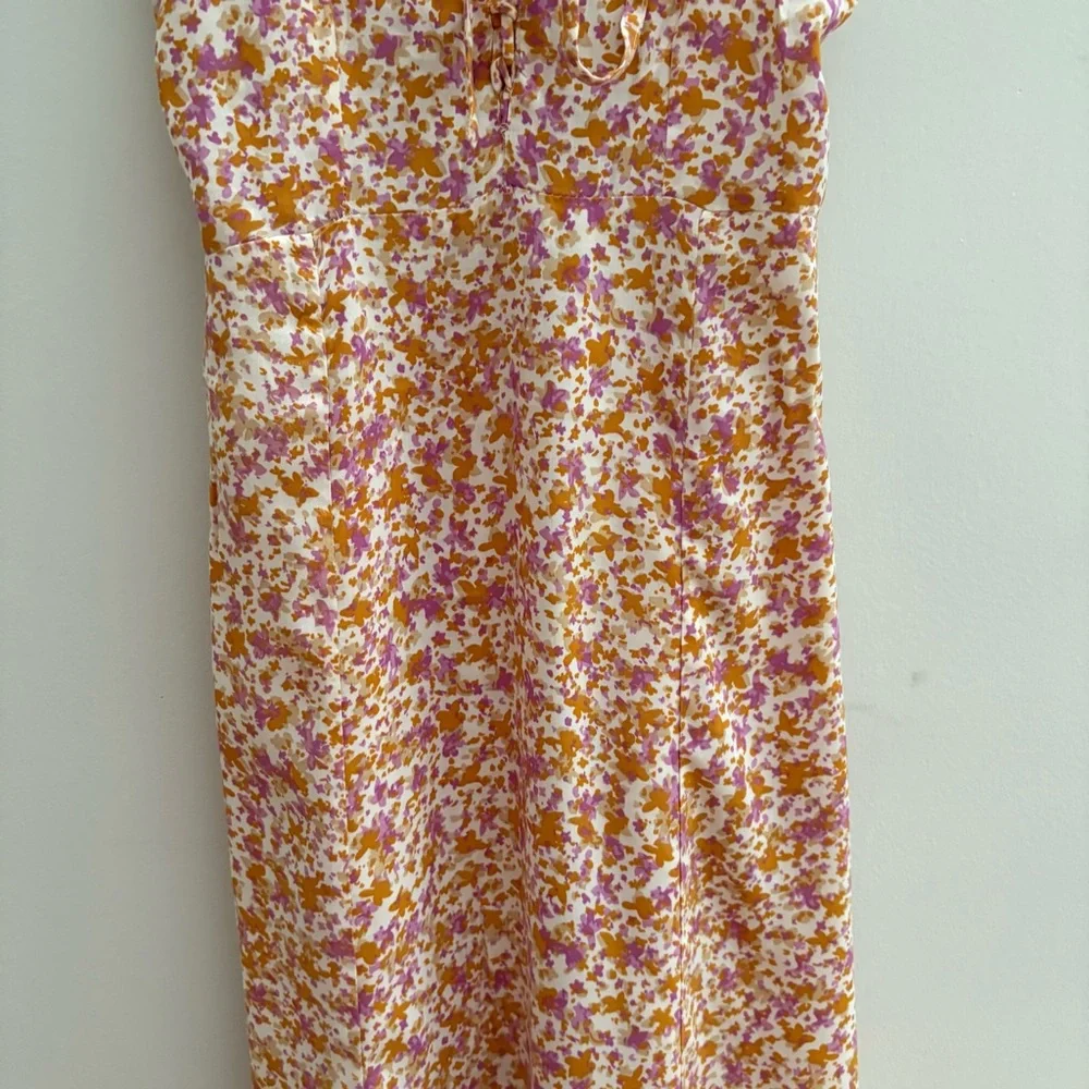 Japan Chic Floral Midi Dress with Ruffle Straps - Picture 3 of 12